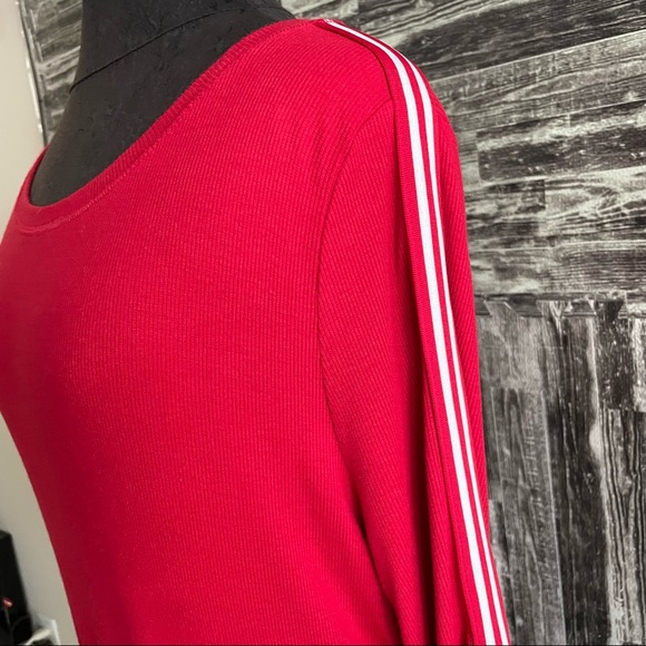 Real Red Spring Mix DC INC soft ribbed bottom tie Everyday casual/active top NWT - Picture 3 of 9